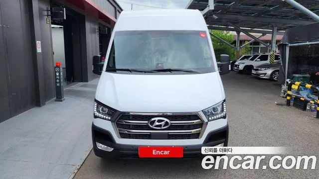 Hyundai Staria 2023 thumb 3