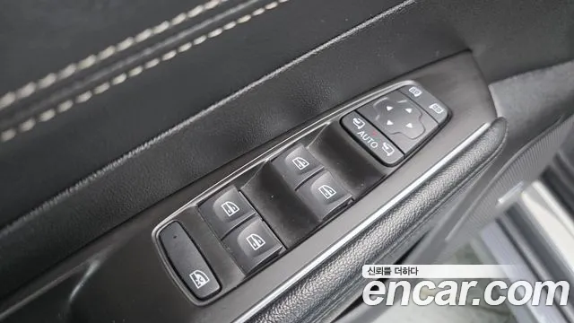 Renault Megane 2019 thumb 12