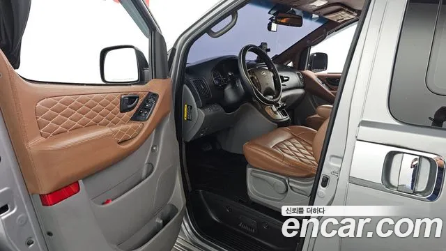 Hyundai Starex 2016 thumb 10