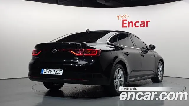 Renault Megane 2019 thumb 2