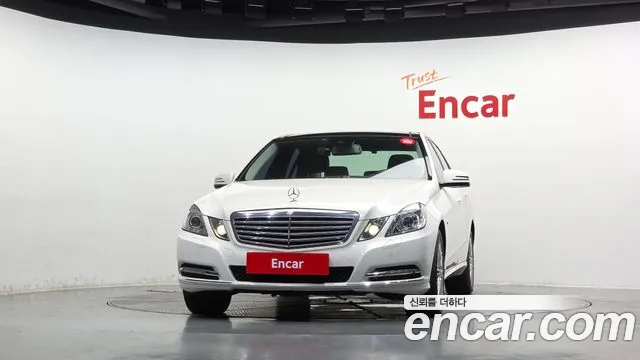 Mercedes-Benz E-Класс 2012 thumb 3