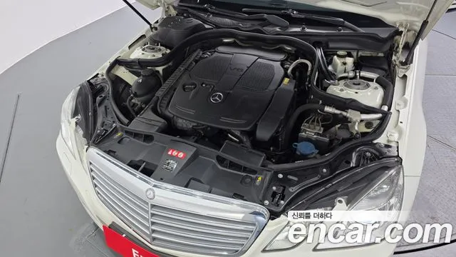 Mercedes-Benz E-Класс 2012 thumb 6