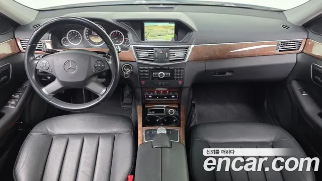 Mercedes-Benz E-Класс 2012 thumb 7