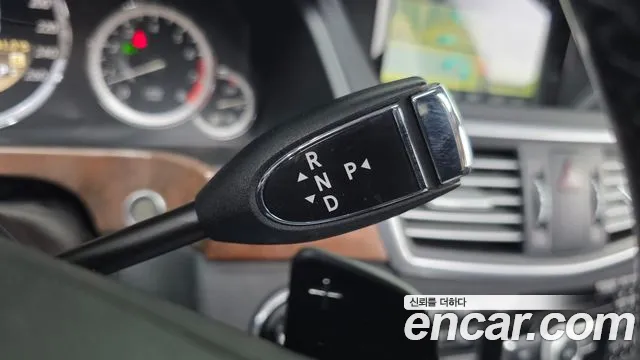 Mercedes-Benz E-Класс 2012 thumb 9