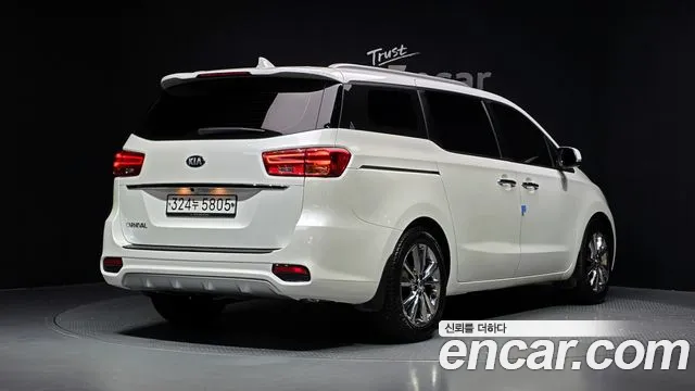 Kia Carnival 2020 thumb 2