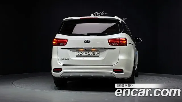 Kia Carnival 2020 thumb 4
