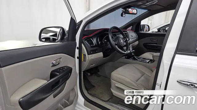 Kia Carnival 2020 thumb 10