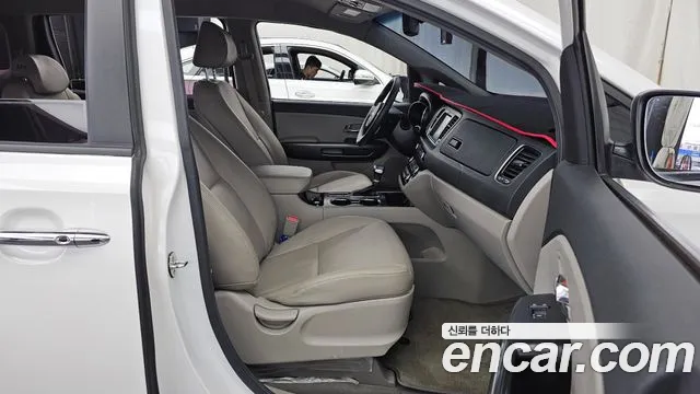 Kia Carnival 2020 thumb 11