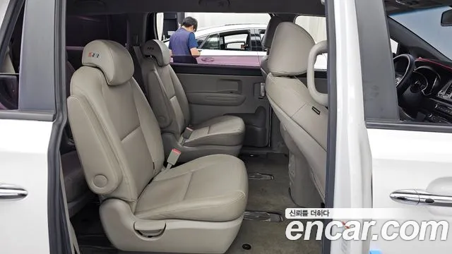 Kia Carnival 2020 thumb 12