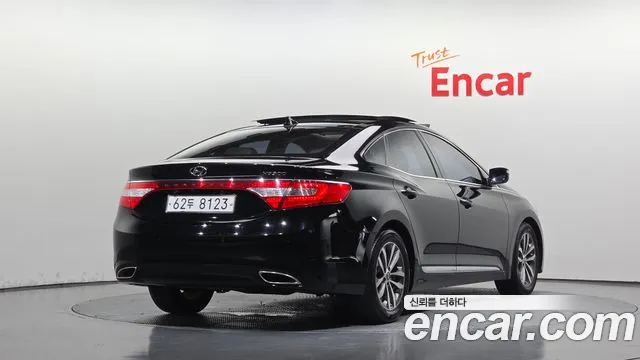 Hyundai Grandeur 2011 thumb 2