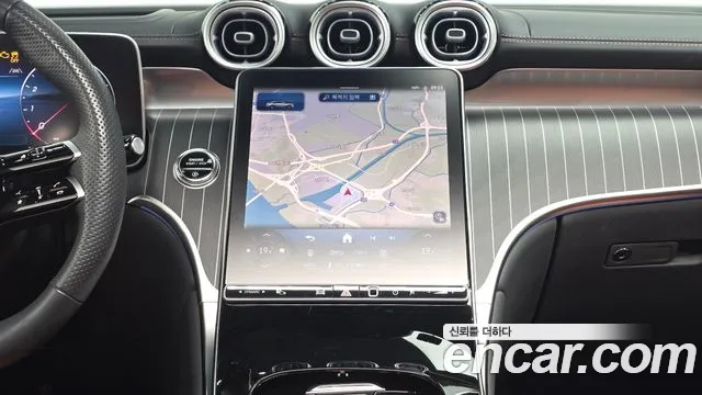 Mercedes-Benz GLC 2024 thumb 12