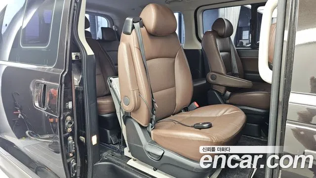 Hyundai Starex 2018 thumb 12