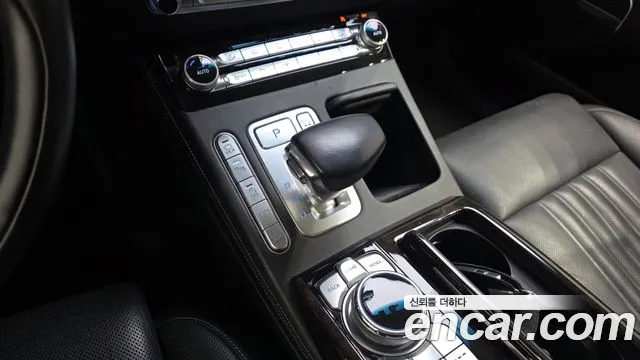 Genesis G90 2019 thumb 8