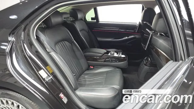 Genesis G90 2019 thumb 10