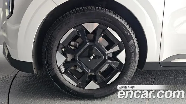 Kia Carnival 2024 thumb 5