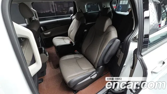 Kia Carnival 2024 thumb 12