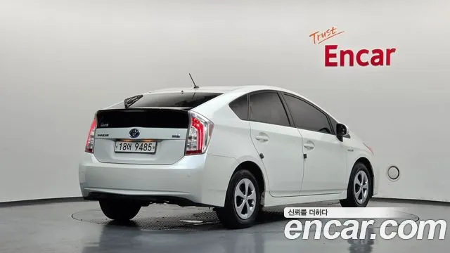 Toyota Prius 2013 thumb 2