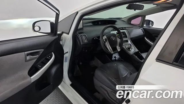 Toyota Prius 2013 thumb 10