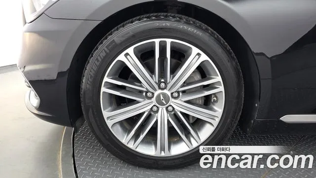 Genesis G80 2016 thumb 5