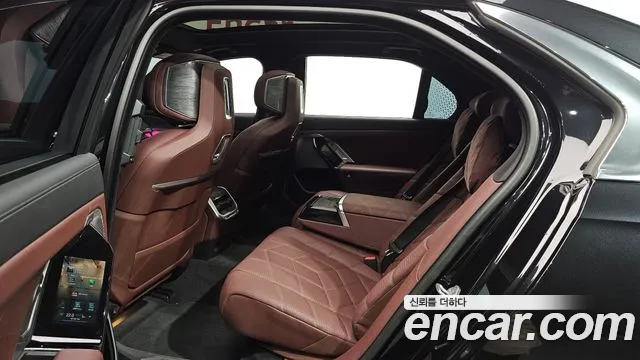 BMW 7 серии 2024 thumb 12