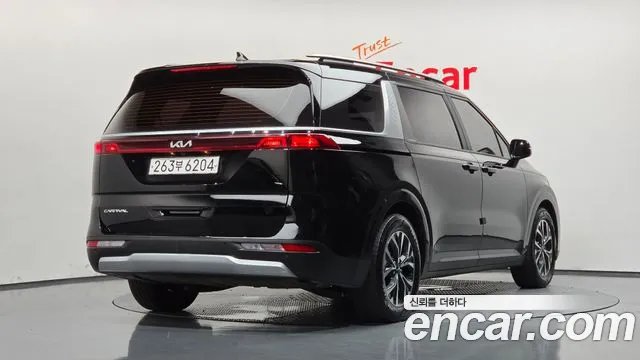 Kia Carnival 2021 thumb 2