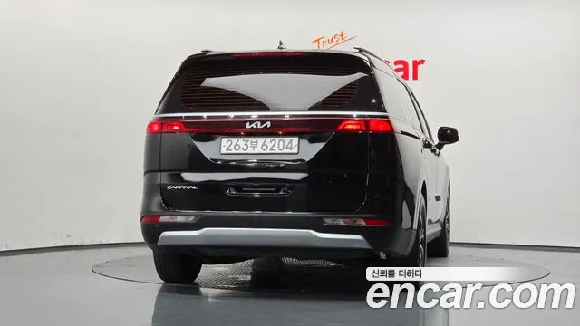 Kia Carnival 2021 thumb 4