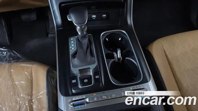 Kia Carnival 2021 thumb 9