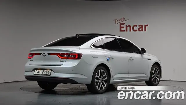 Renault Megane 2019 thumb 2