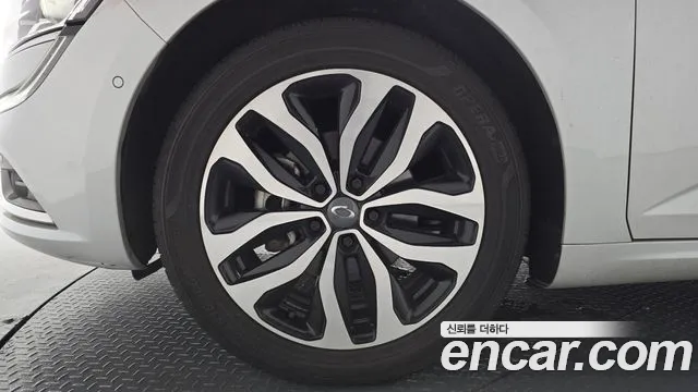 Renault Megane 2019 thumb 5