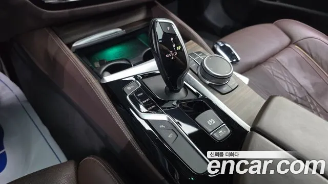 BMW 5 серии 2019 thumb 9