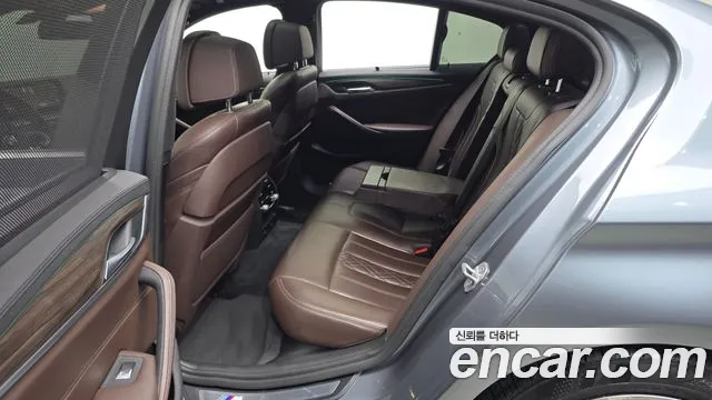 BMW 5 серии 2019 thumb 11