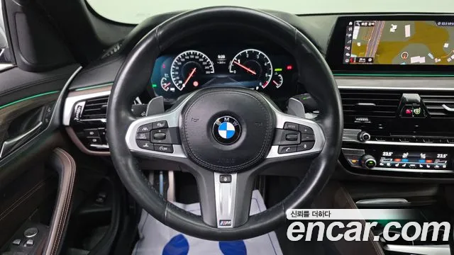 BMW 5 серии 2019 thumb 12