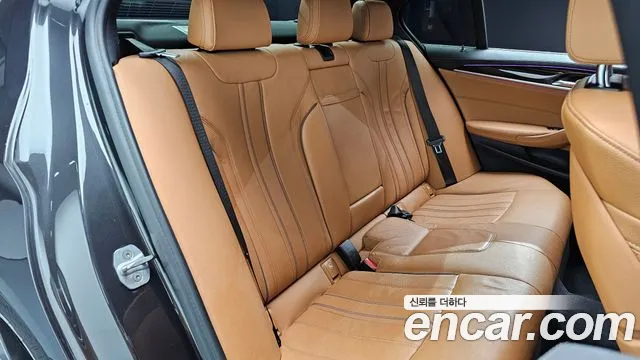 BMW 5 серии 2020 thumb 10