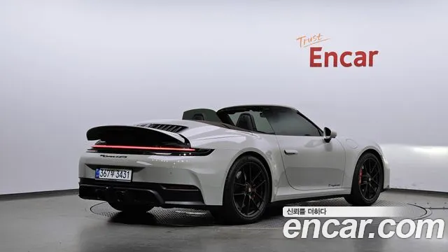 Porsche 911 2025 thumb 2