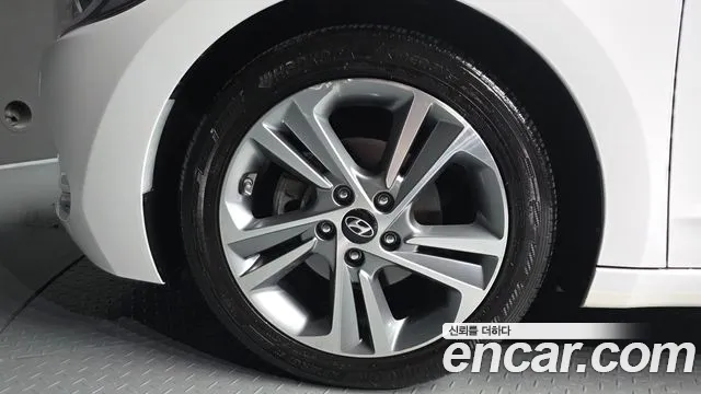 Hyundai Avante 2017 thumb 5