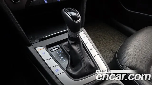 Hyundai Avante 2017 thumb 9