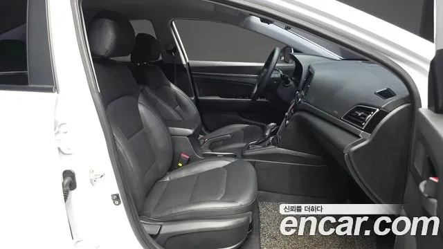 Hyundai Avante 2017 thumb 11