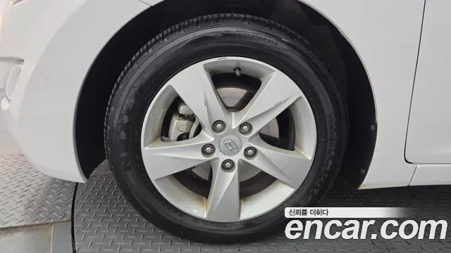 Hyundai Avante 2012 thumb 5