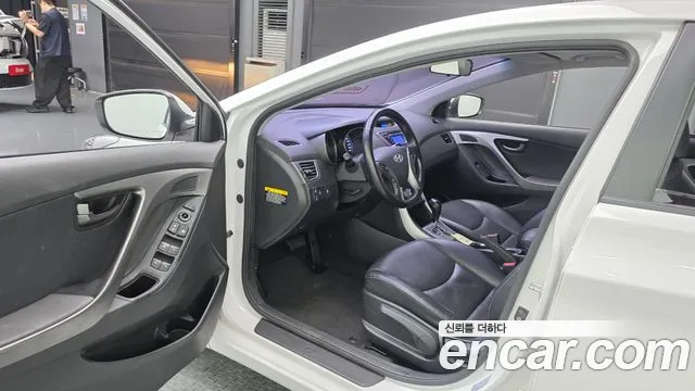 Hyundai Avante 2012 thumb 10