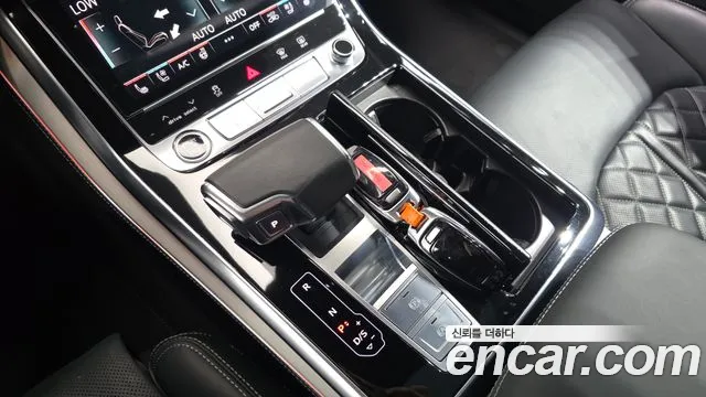 Audi Q8 2021 thumb 9