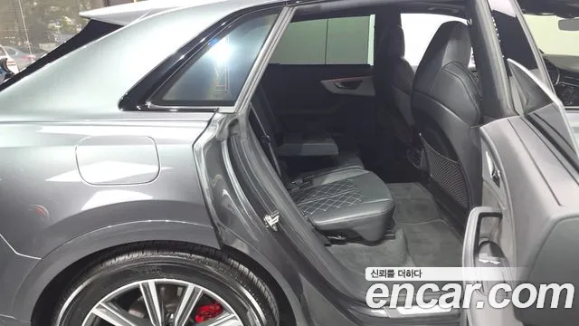 Audi Q8 2021 thumb 11