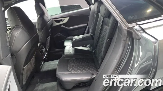 Audi Q8 2021 thumb 12