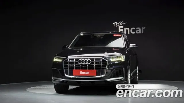 Audi Q7 2021 thumb 2