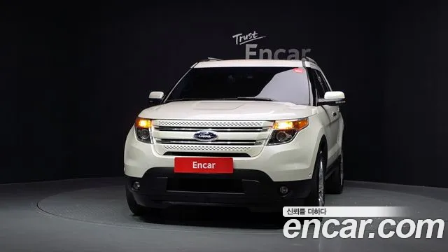 Ford Explorer 2014 thumb 3