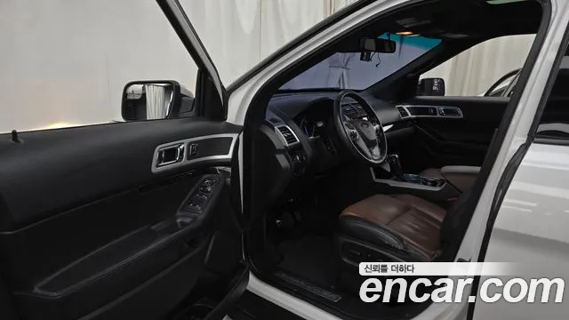 Ford Explorer 2014 thumb 10