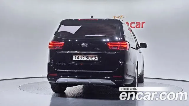 Kia Carnival 2019 thumb 4