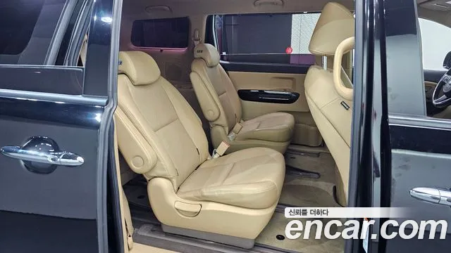 Kia Carnival 2019 thumb 11