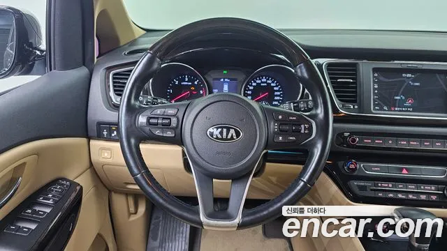 Kia Carnival 2019 thumb 12