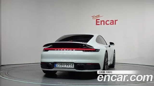 Porsche 911 2024 thumb 4