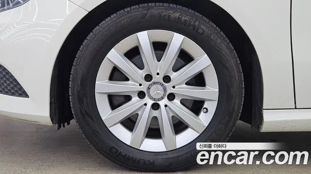 Mercedes-Benz A-Класс 2013 thumb 5
